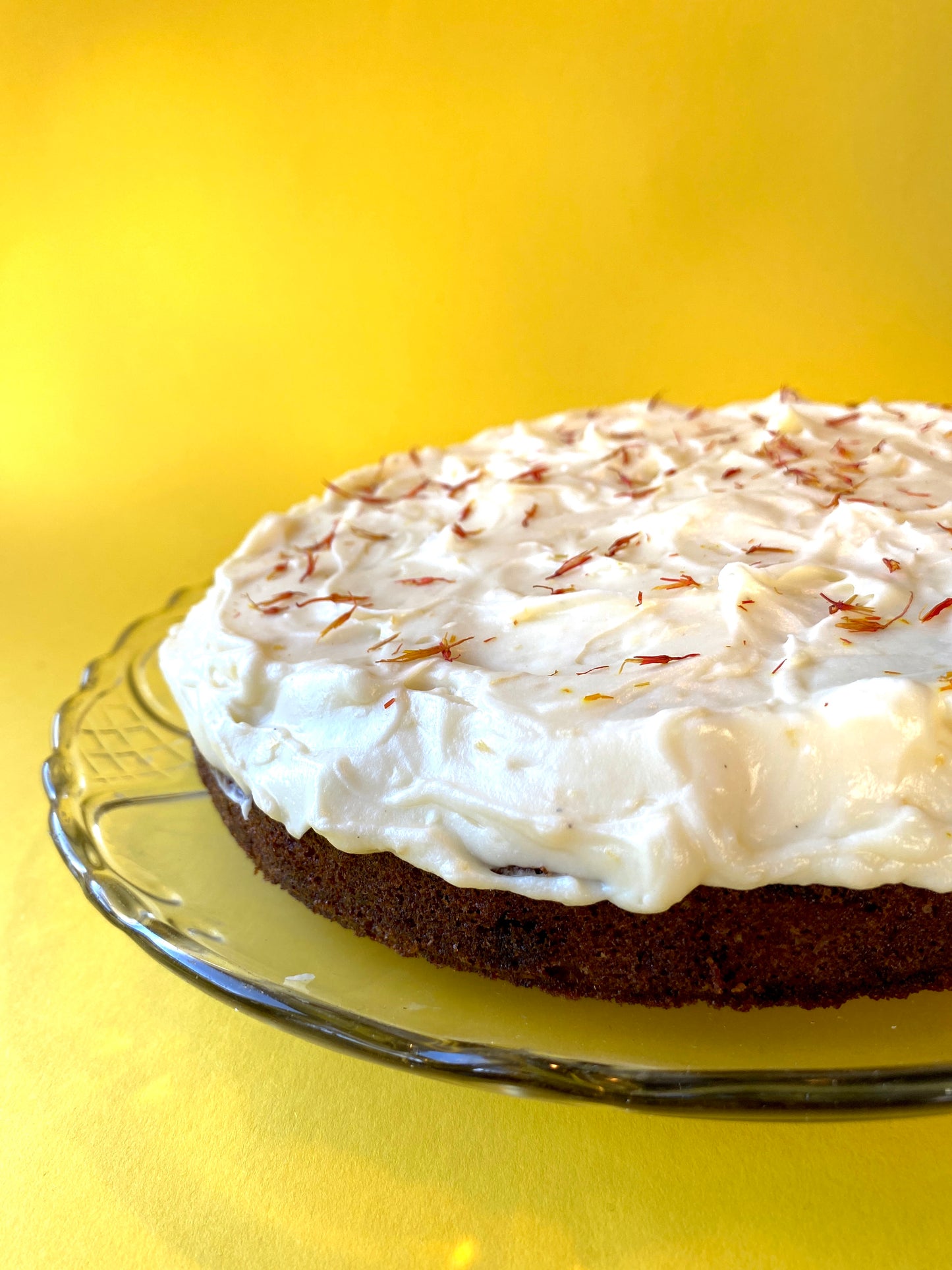 Gulerodskage uden dikkedarer med creme