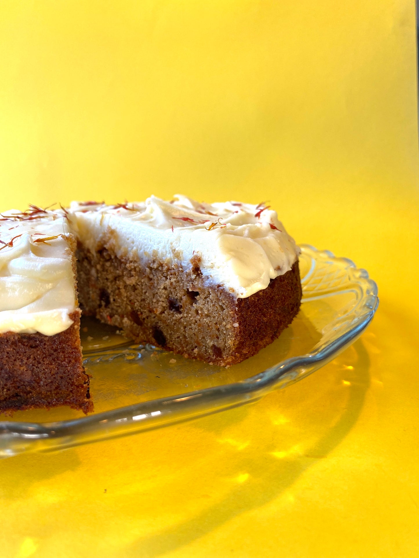 Gulerodskage uden dikkedarer med creme