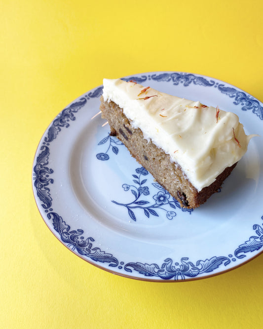 Gulerodskage uden dikkedarer med creme
